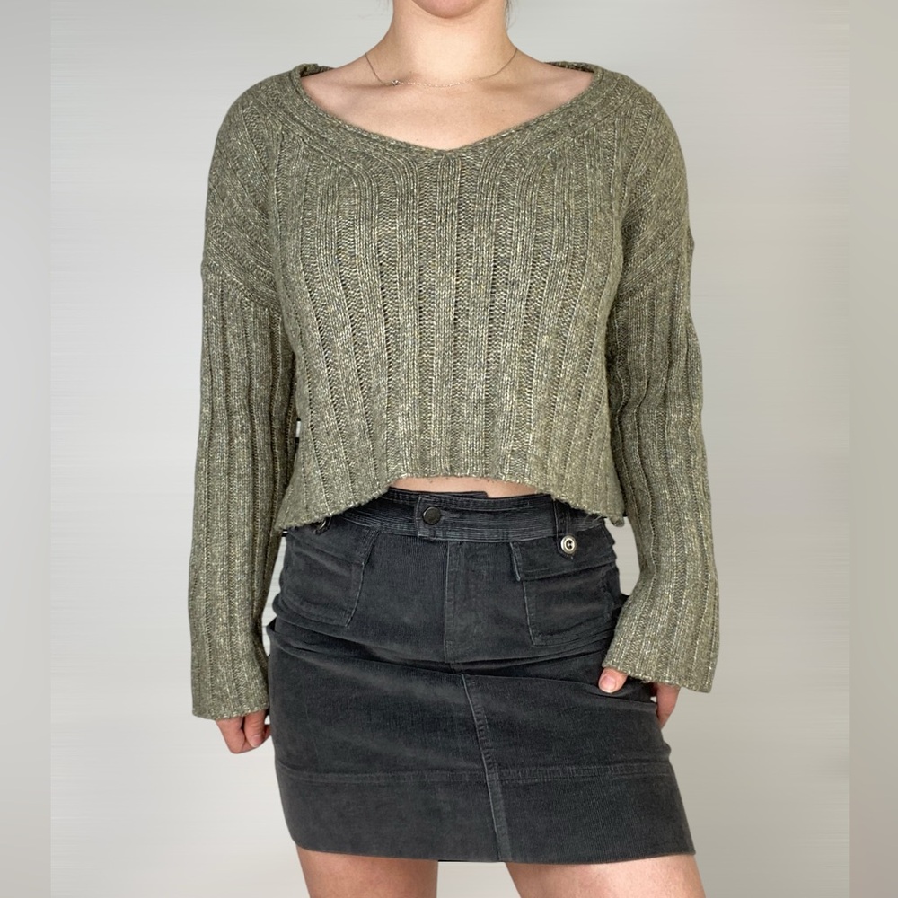NOISY MAY Nina Long Sleeve‎ N Neck Knit Crop Sweater in Khaki